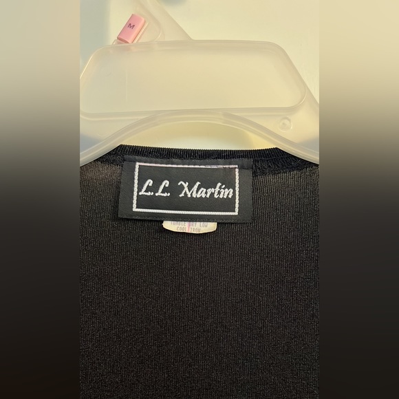 L.L Martin Cardigan 🔥 - Picture 2 of 3